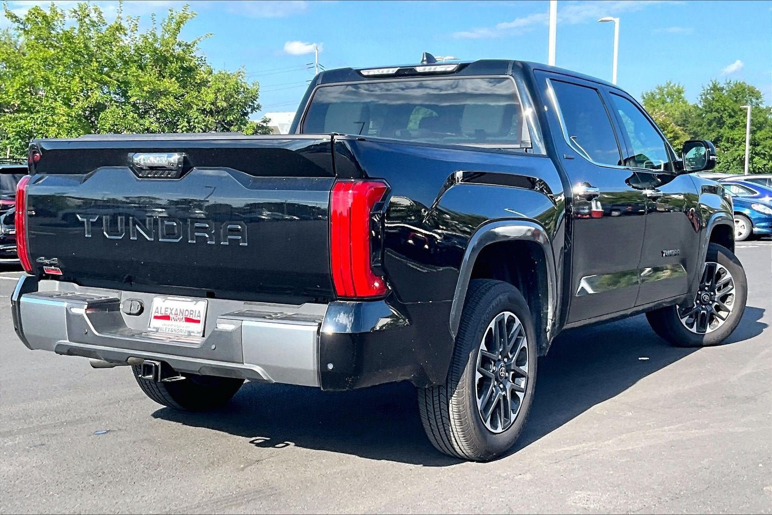 Used 2026 Toyota Tundra Limited AWD/4WD image 12