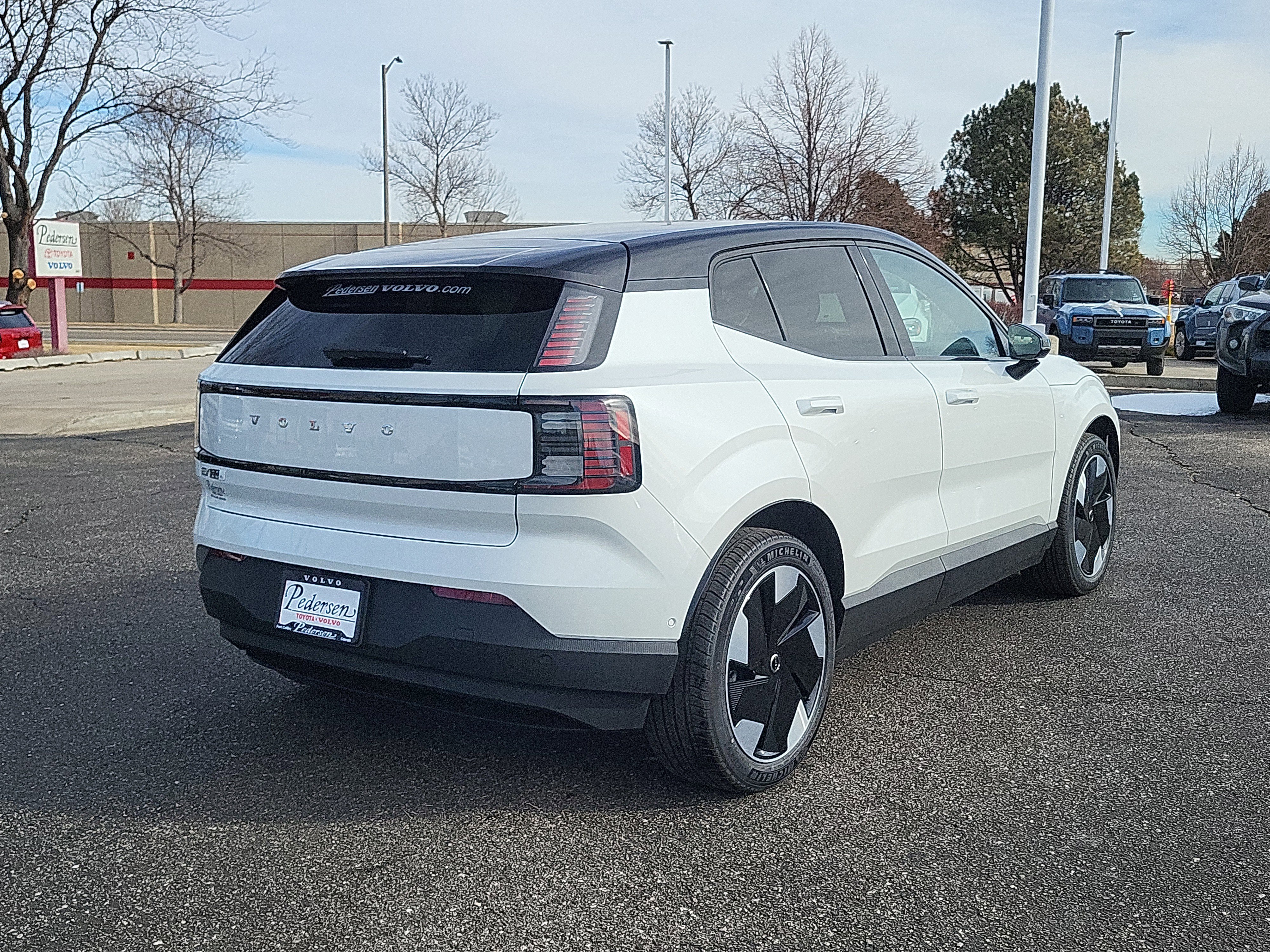 New 2025 Volvo EX30 Ultra w/ Climate Package image 2