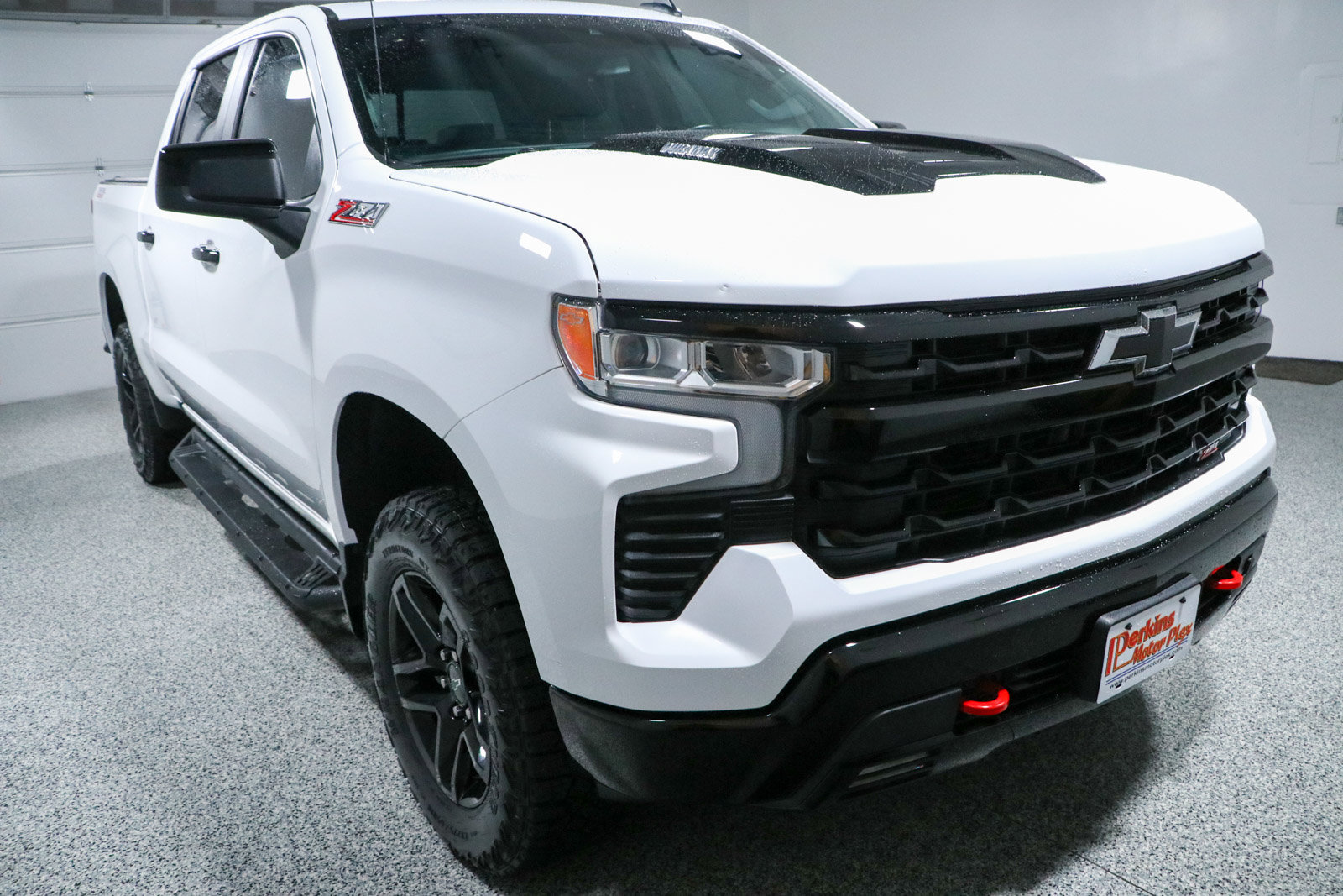 Used 2024 Chevrolet Silverado 1500 LT Trail Boss w/ Convenience Package II AWD/4WD image 5