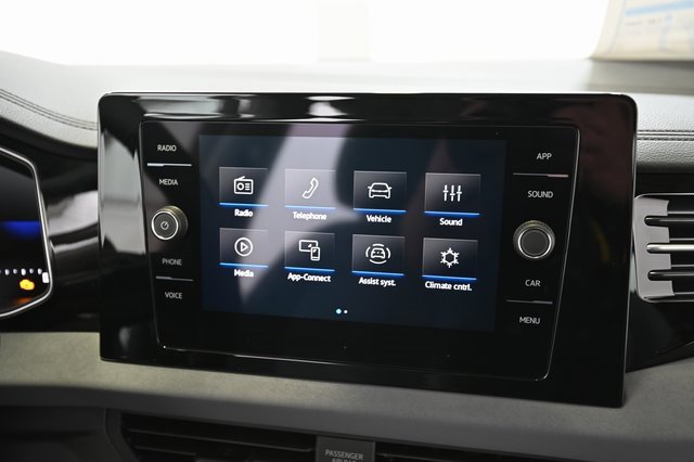 New 2025 Volkswagen Jetta SE image 5