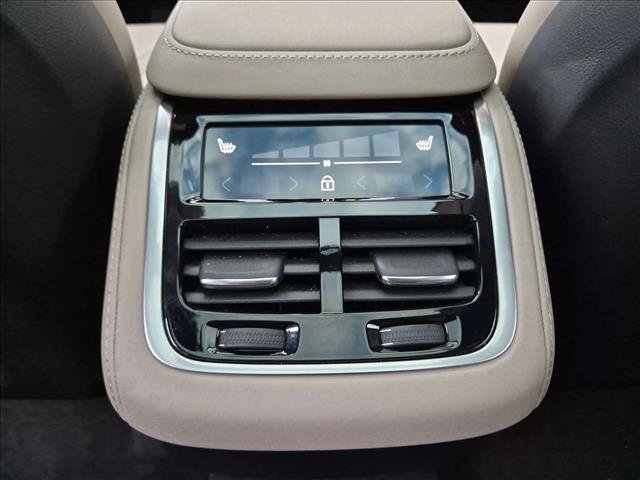 Used 2026 Volvo XC90 B6 Plus w/ Protection Package Premier AWD/4WD image 17