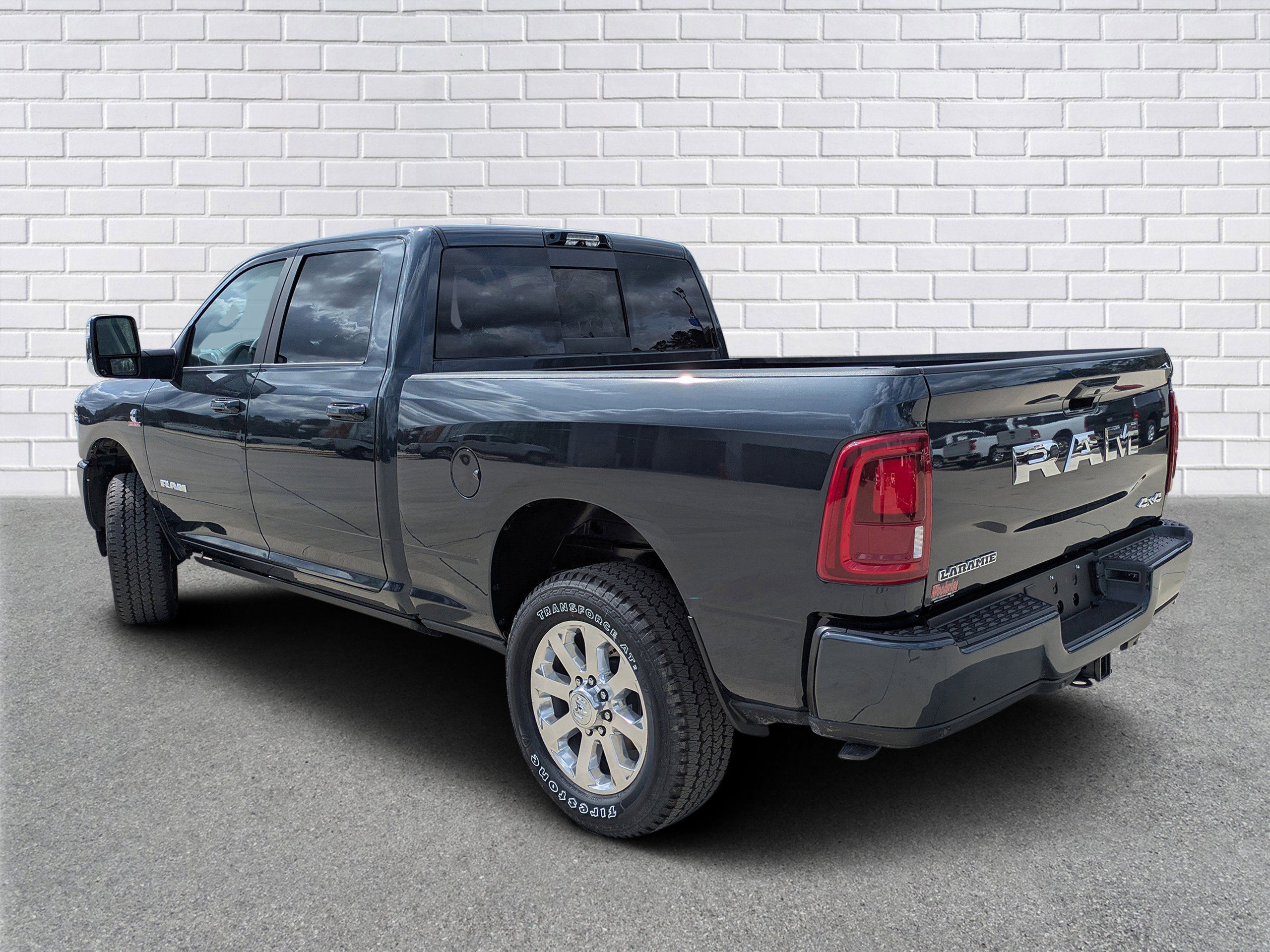 New 2026 RAM 2500 Laramie AWD/4WD image 3