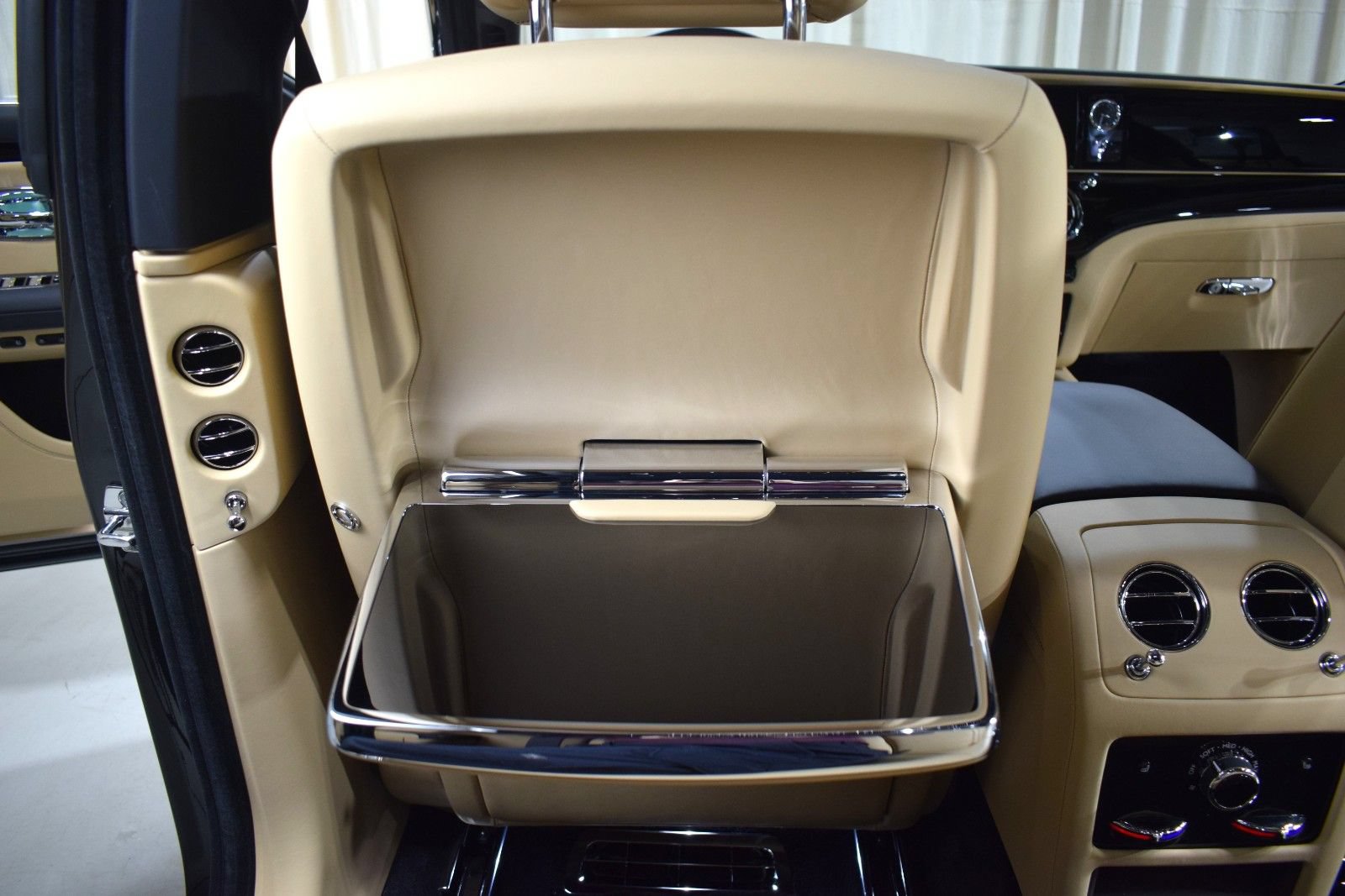 New 2026 Rolls-Royce Ghost AWD/4WD image 24