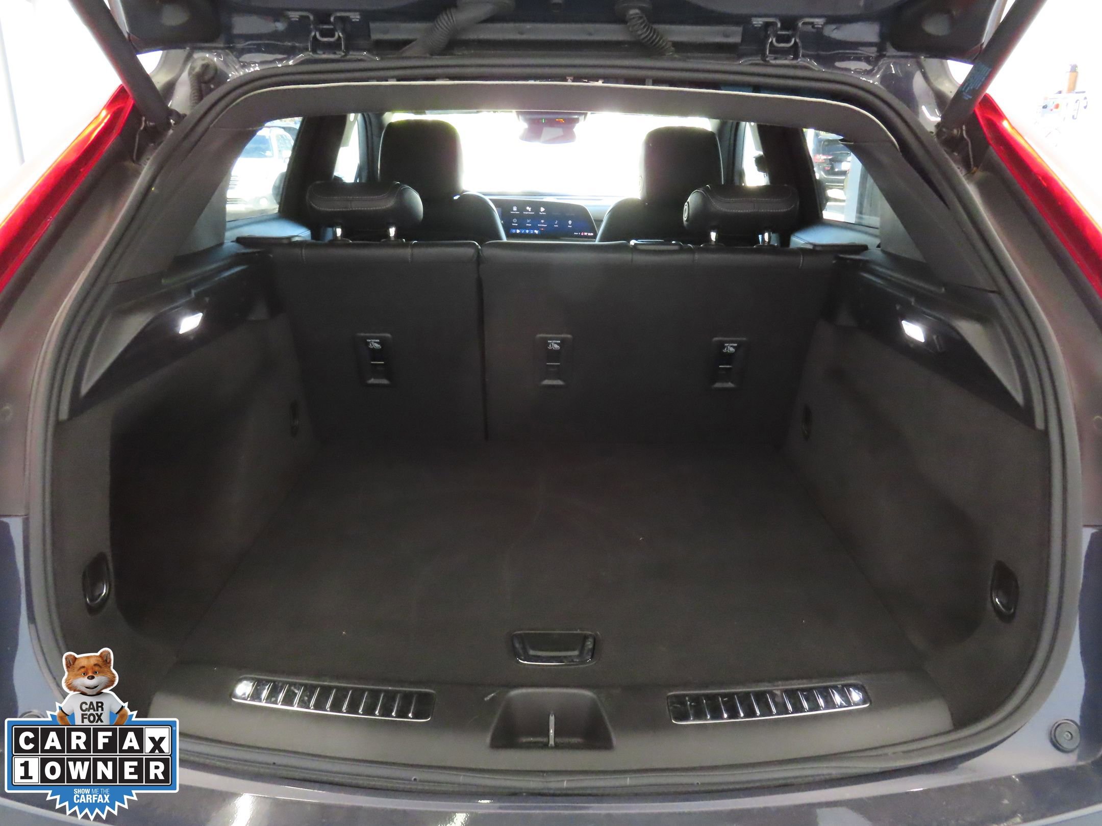 Used 2024 Cadillac XT4 Premium Luxury image 23