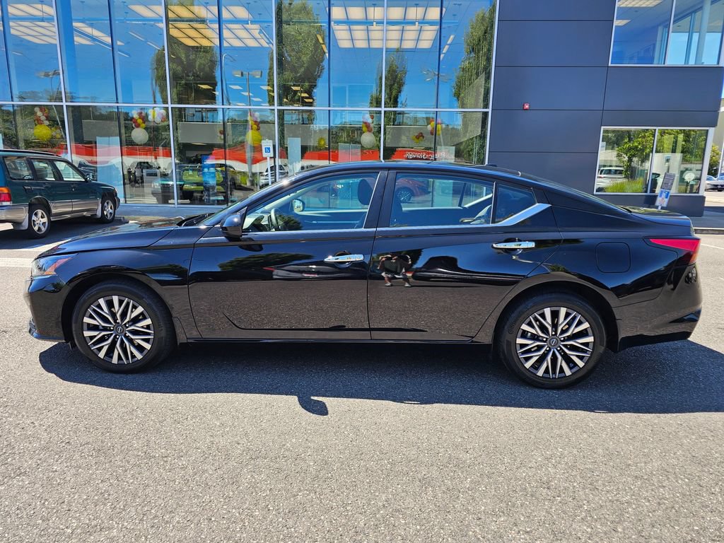 Used 2023 Nissan Altima 2.5 SV AWD/4WD image 8