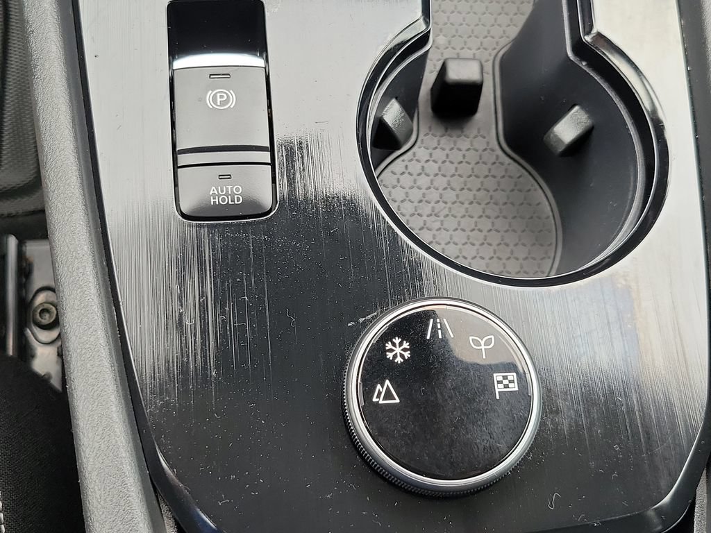 Used 2023 Nissan Rogue SV AWD/4WD image 22