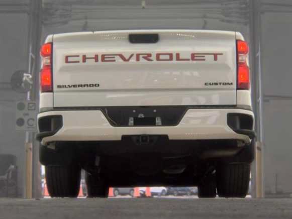 Used 2023 Chevrolet Silverado 1500 Custom w/ LPO, Dark Essentials Package RWD image 7