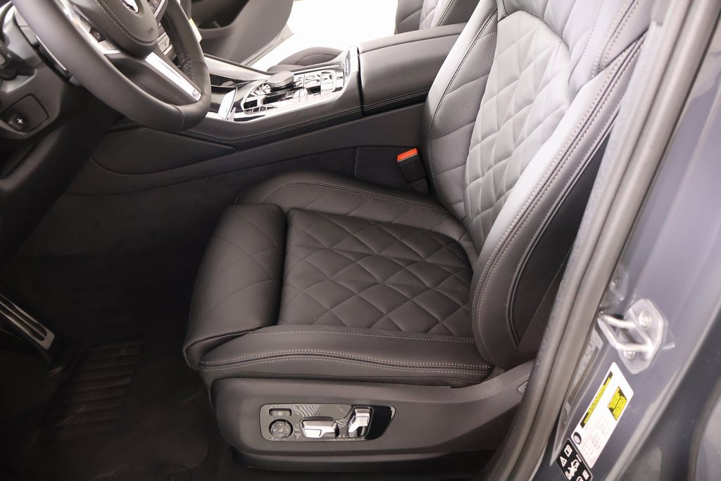 New 2026 BMW X6 xDrive40i w/ Climate Comfort Package image 12