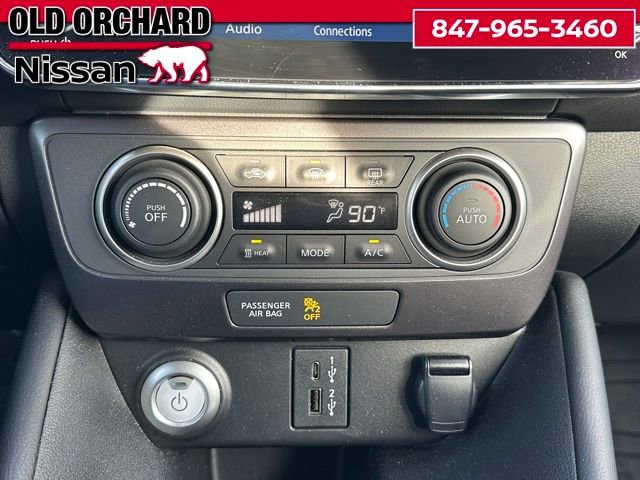 Used 2025 Nissan Leaf S image 15