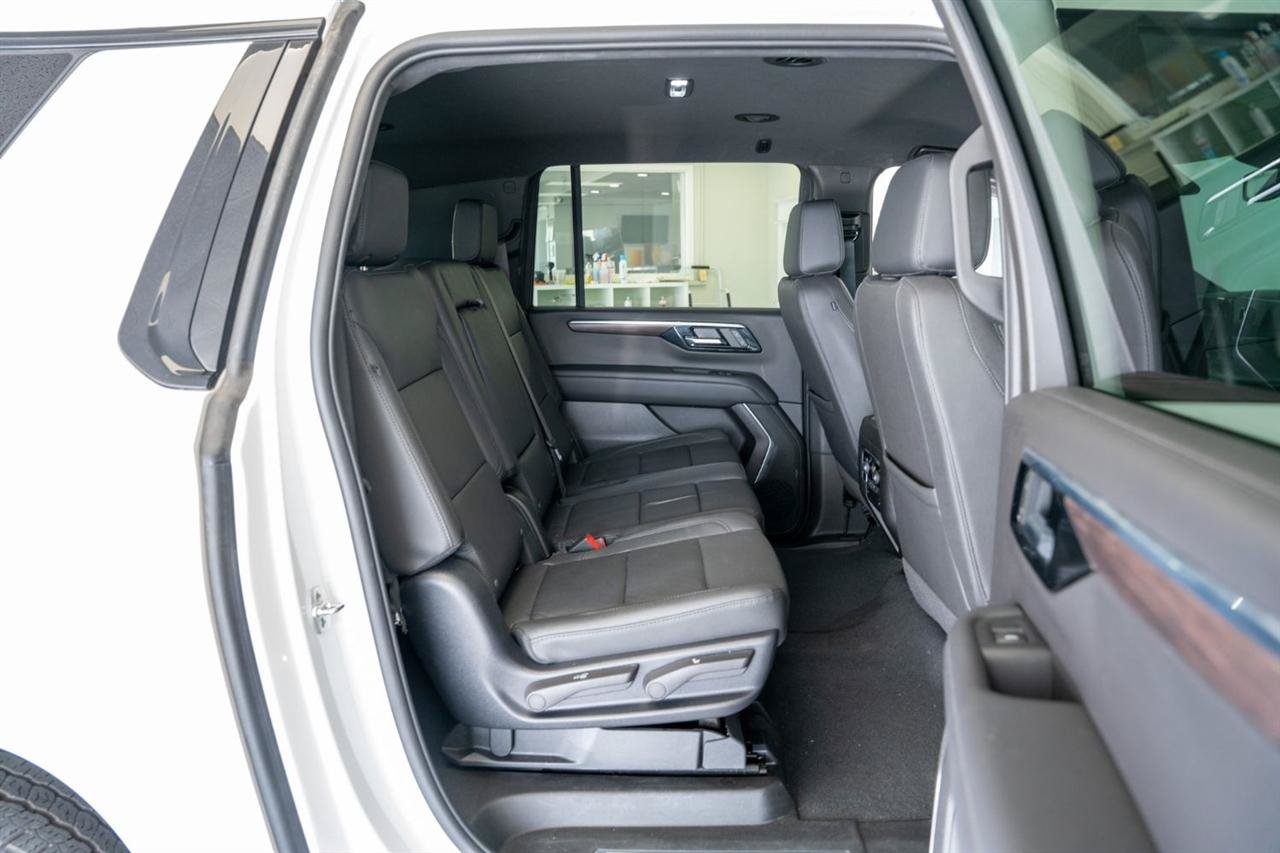 Used 2025 Chevrolet Suburban Z71 AWD/4WD image 13