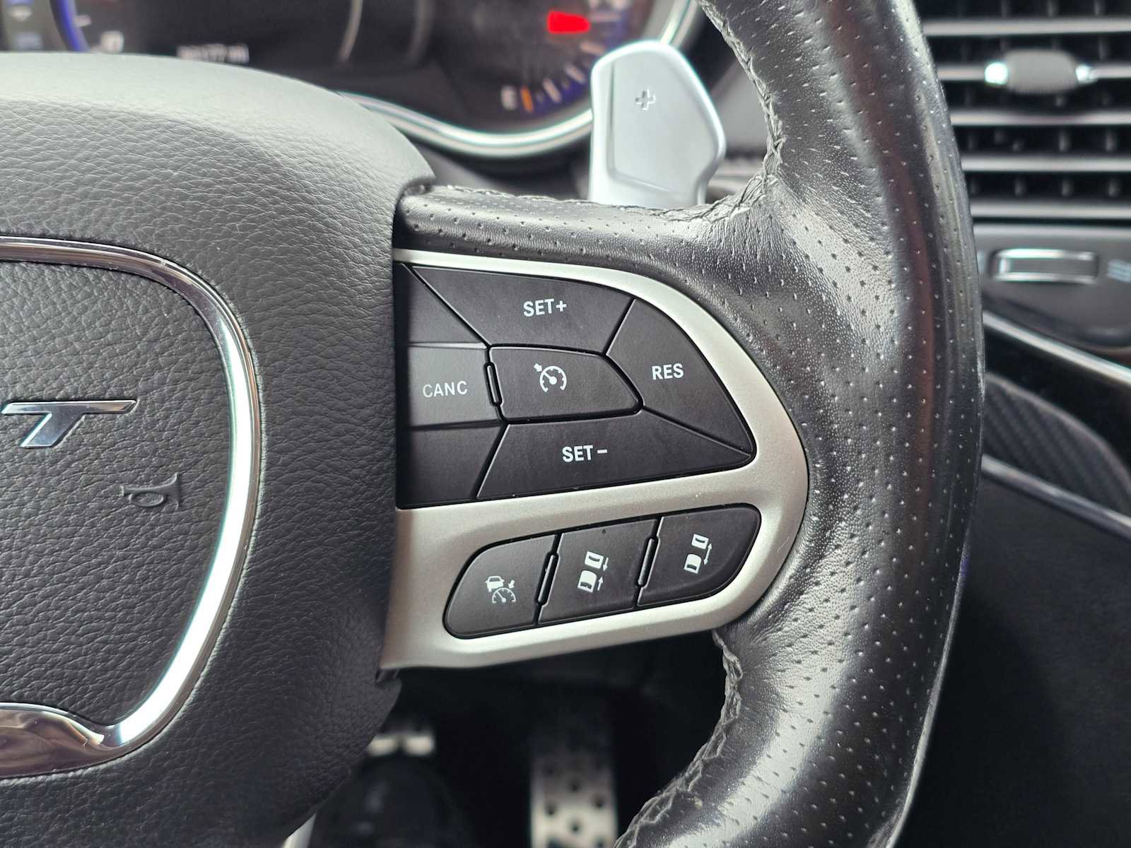 Used 2019 Jeep Grand Cherokee SRT image 28