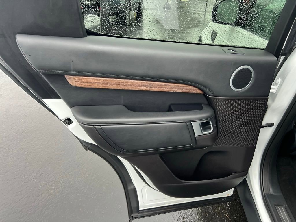 Used 2017 Land Rover Discovery HSE Luxury AWD/4WD image 15