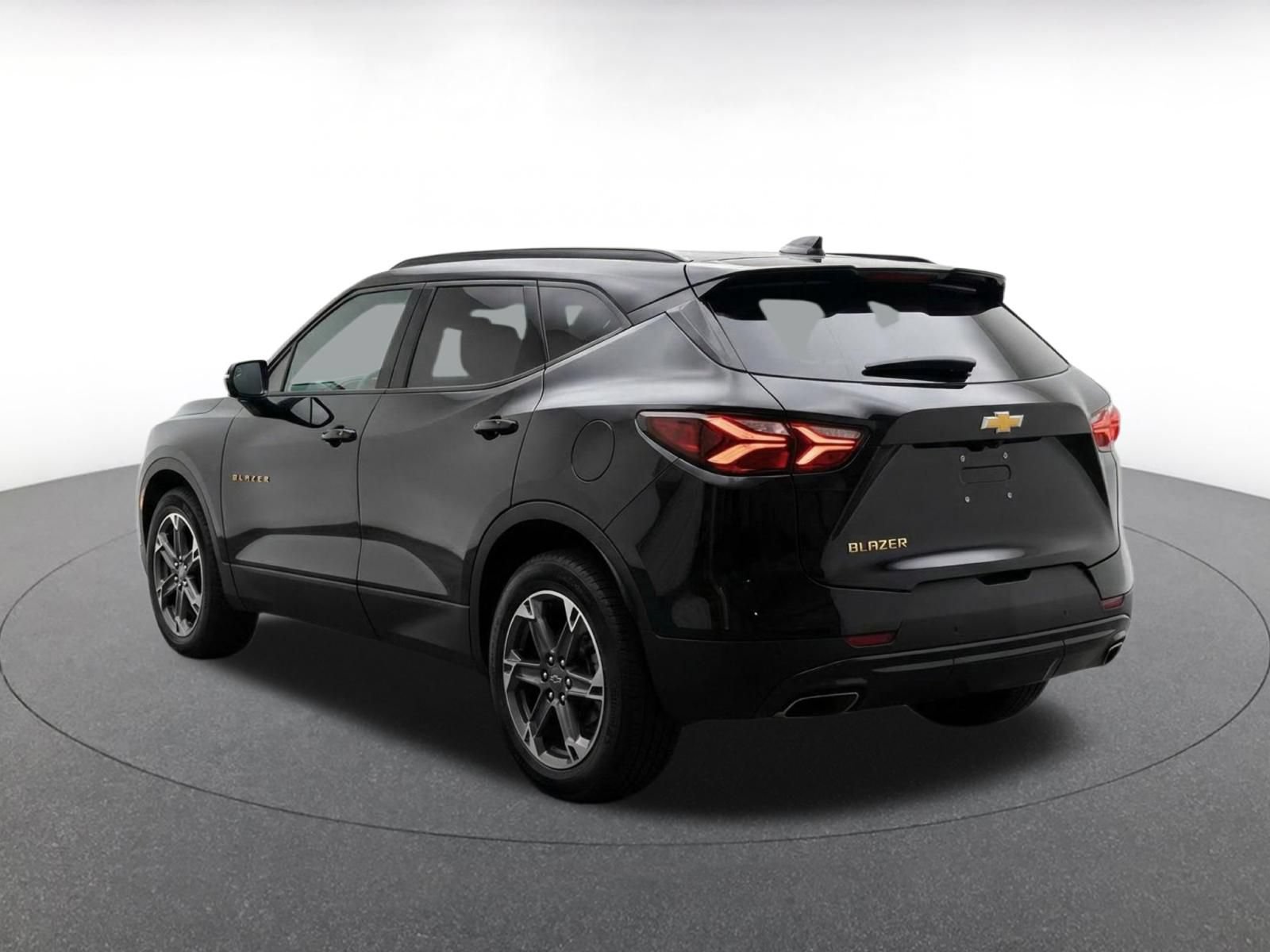 Used 2025 Chevrolet Blazer LT FWD image 7