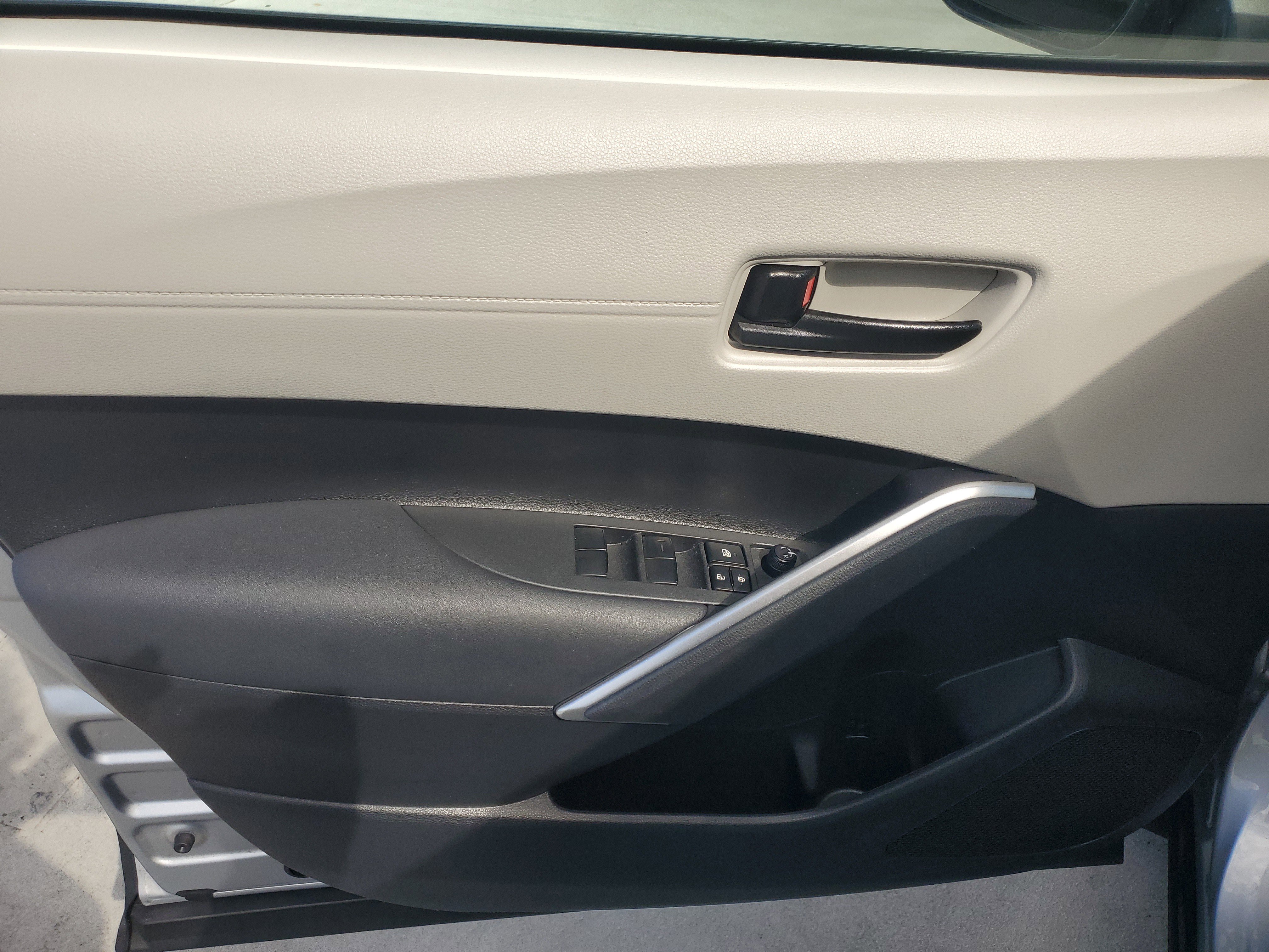 New 2023 Toyota Corolla Cross L image 46