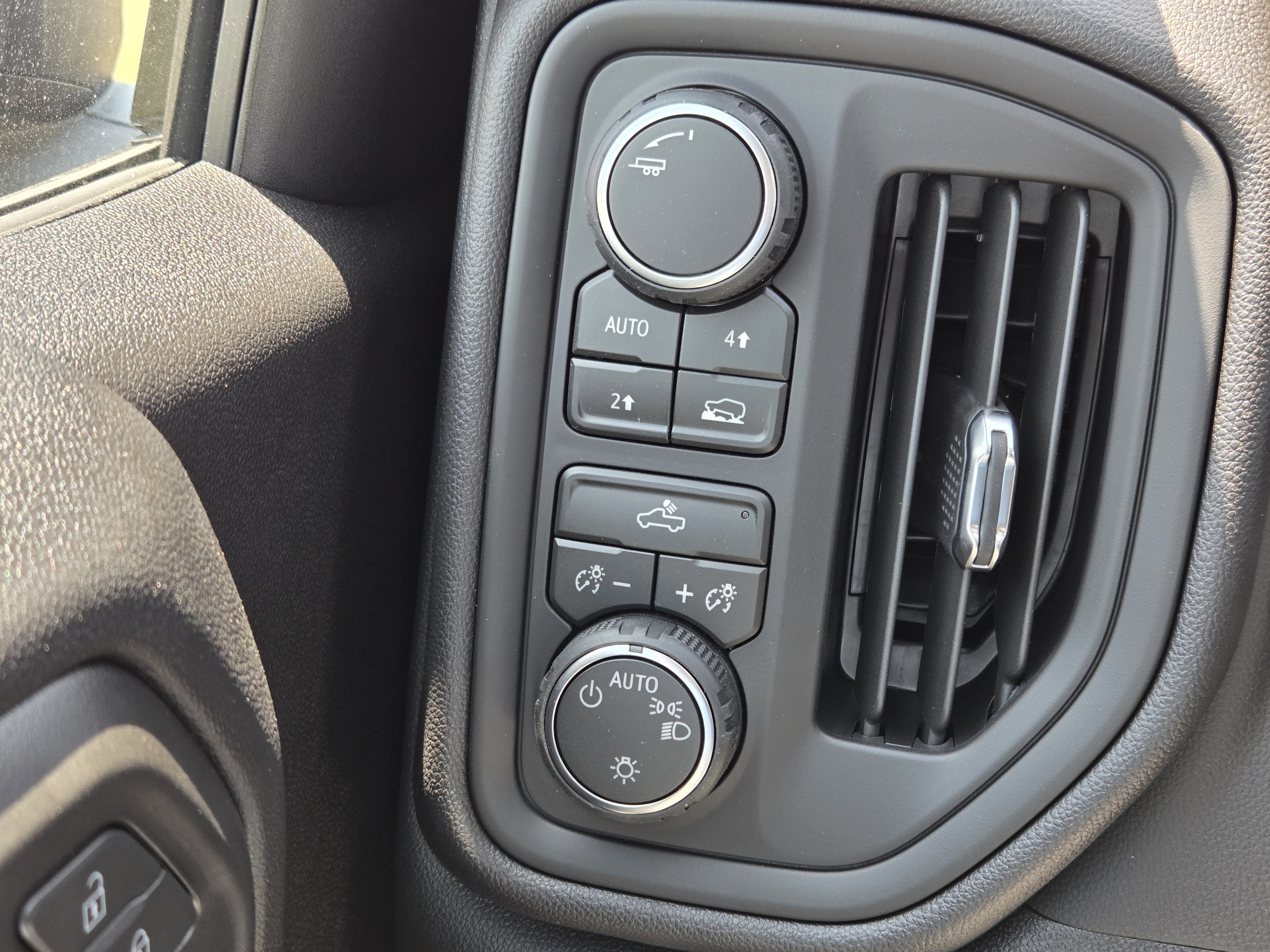 New 2026 Chevrolet Silverado 1500 Custom AWD/4WD image 15