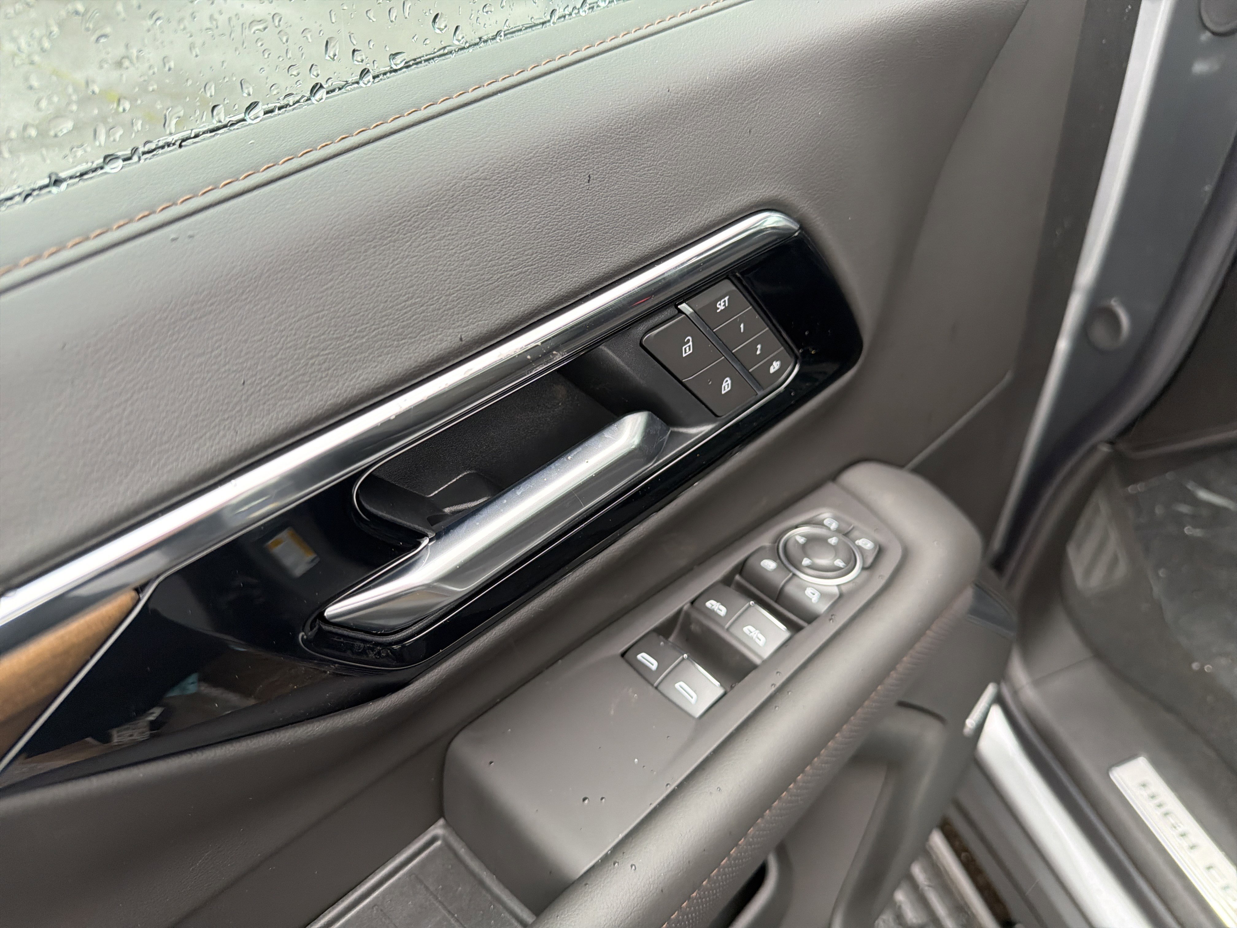 New 2026 Chevrolet Suburban High Country image 15