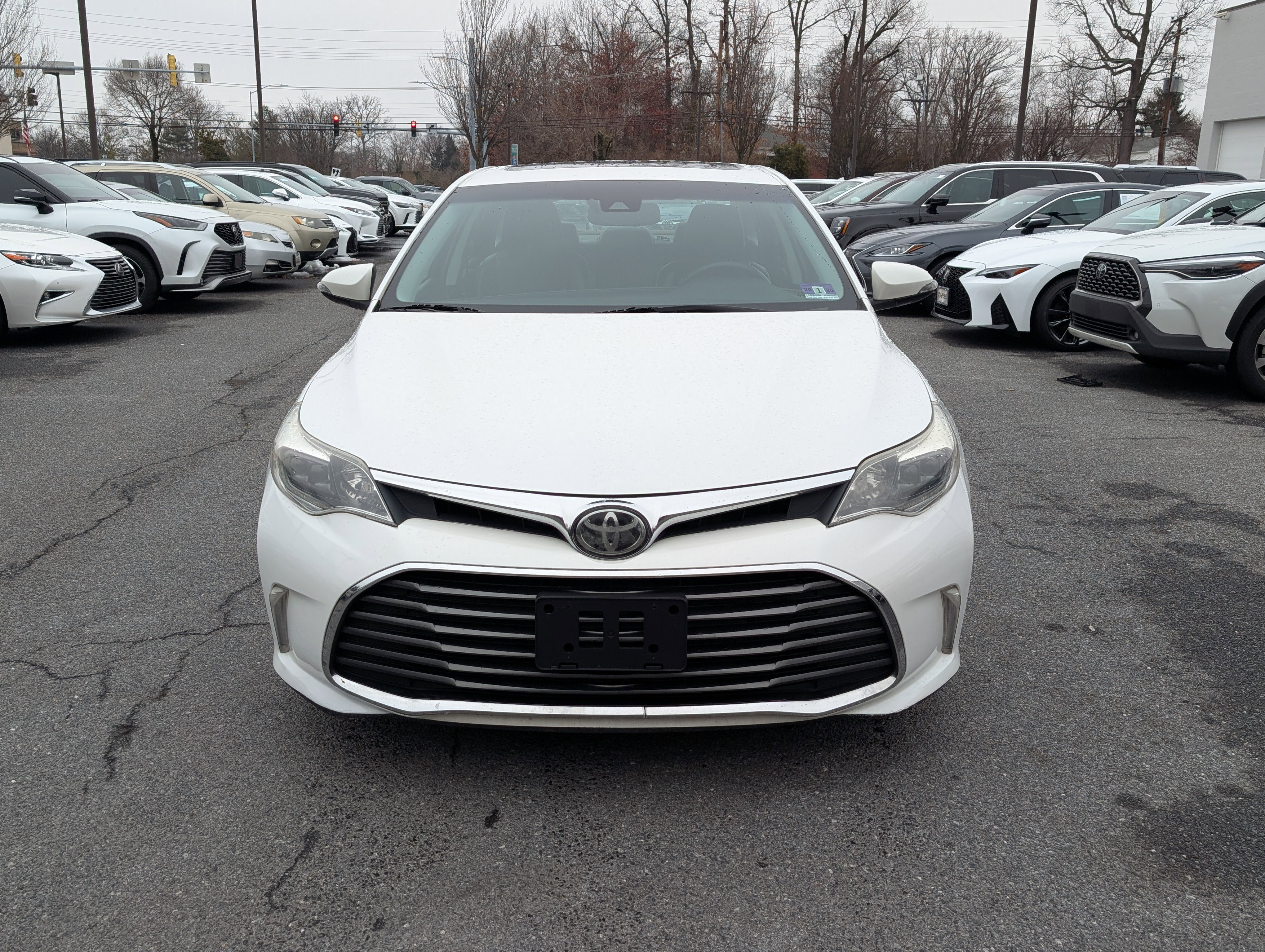 Used 2016 Toyota Avalon Limited w/ Toyota Safety Sense Package image 8