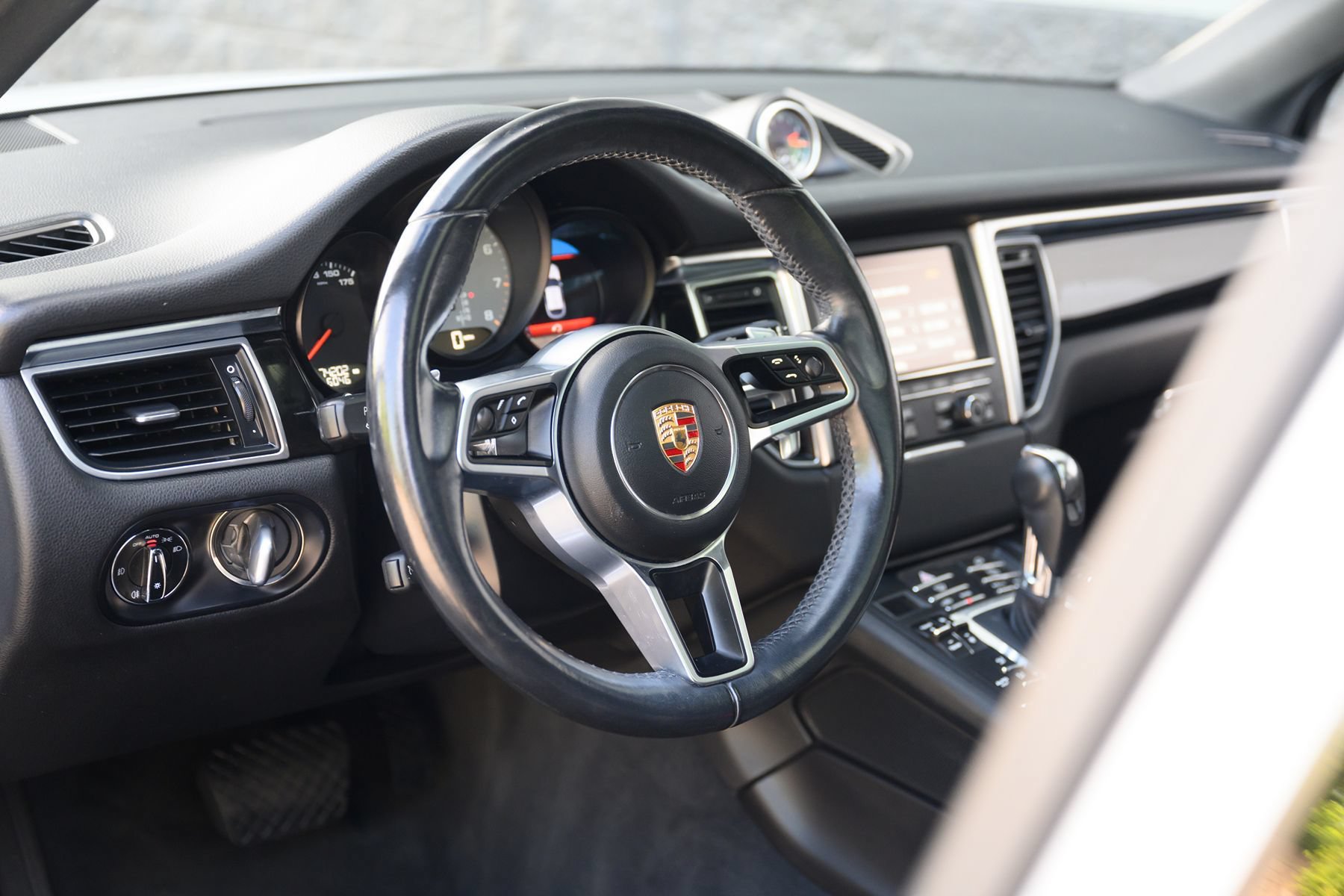 Used 2015 Porsche Macan S AWD/4WD image 21