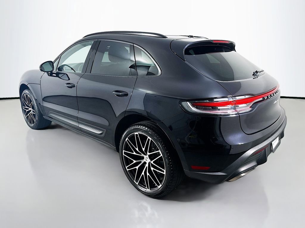 Certified 2026 Porsche Macan image 3