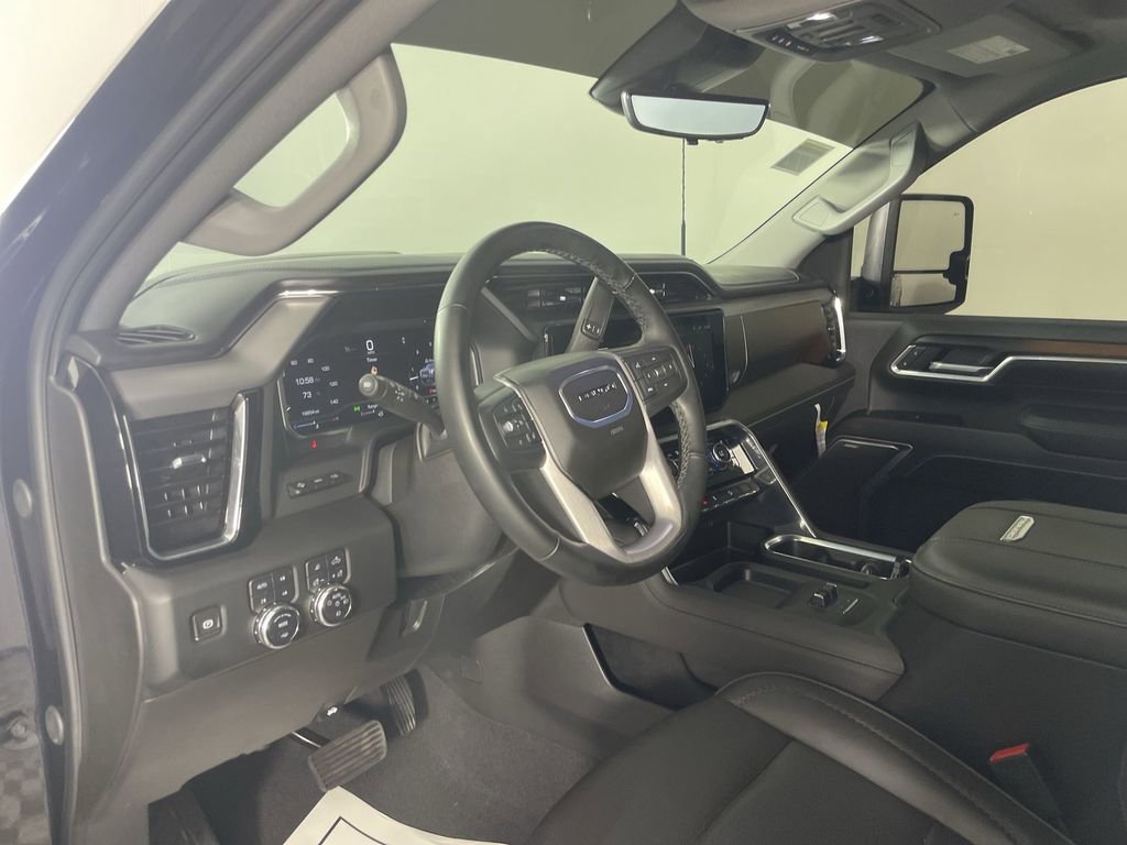 Used 2025 GMC Sierra 3500 Denali w/ Denali Reserve Package image 10