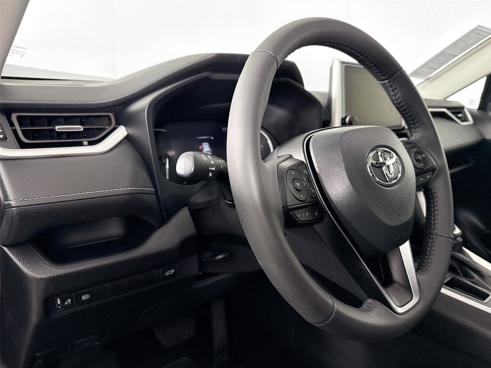 Certified 2025 Toyota RAV4 XLE Premium image 4