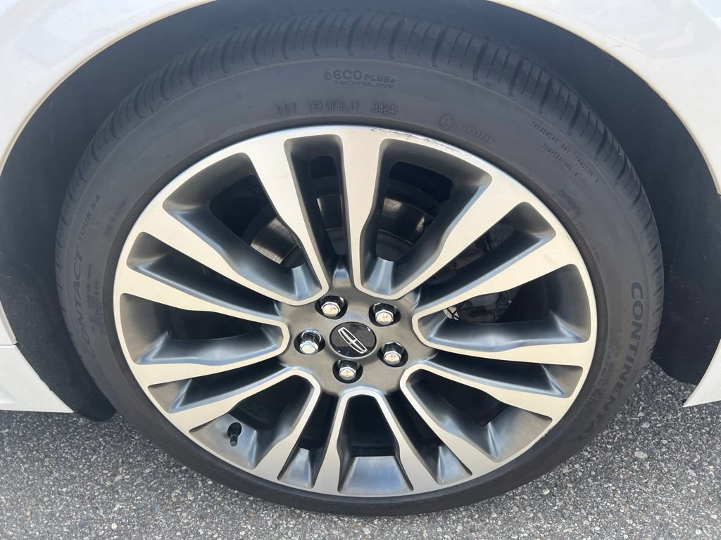 Used 2019 Lincoln Continental Select w/ Continental Climate Package AWD/4WD image 9