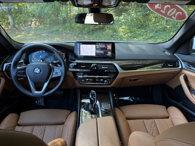 Used 2023 BMW 530i w/ Convenience Package RWD image 25