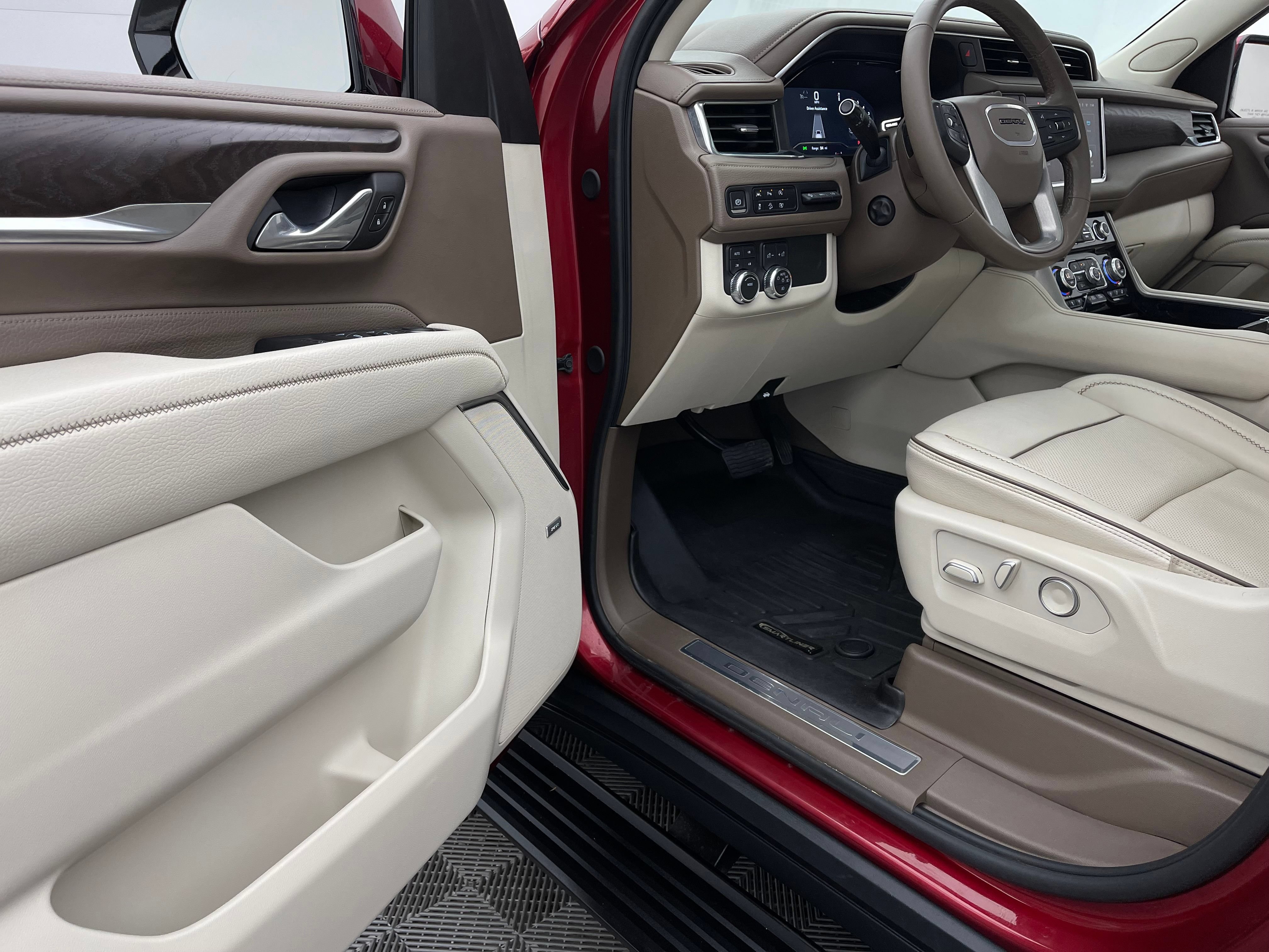 Used 2024 GMC Yukon Denali AWD/4WD image 18