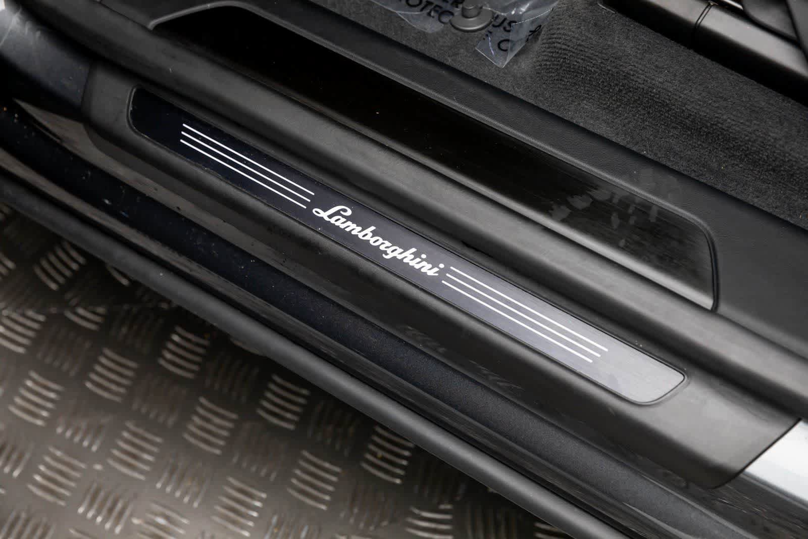 Used 2023 Lamborghini Urus S image 32