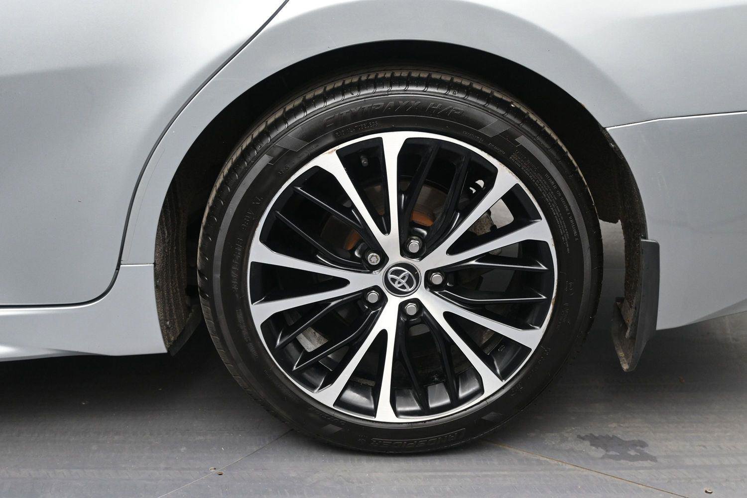 Used 2020 Toyota Camry SE FWD image 10