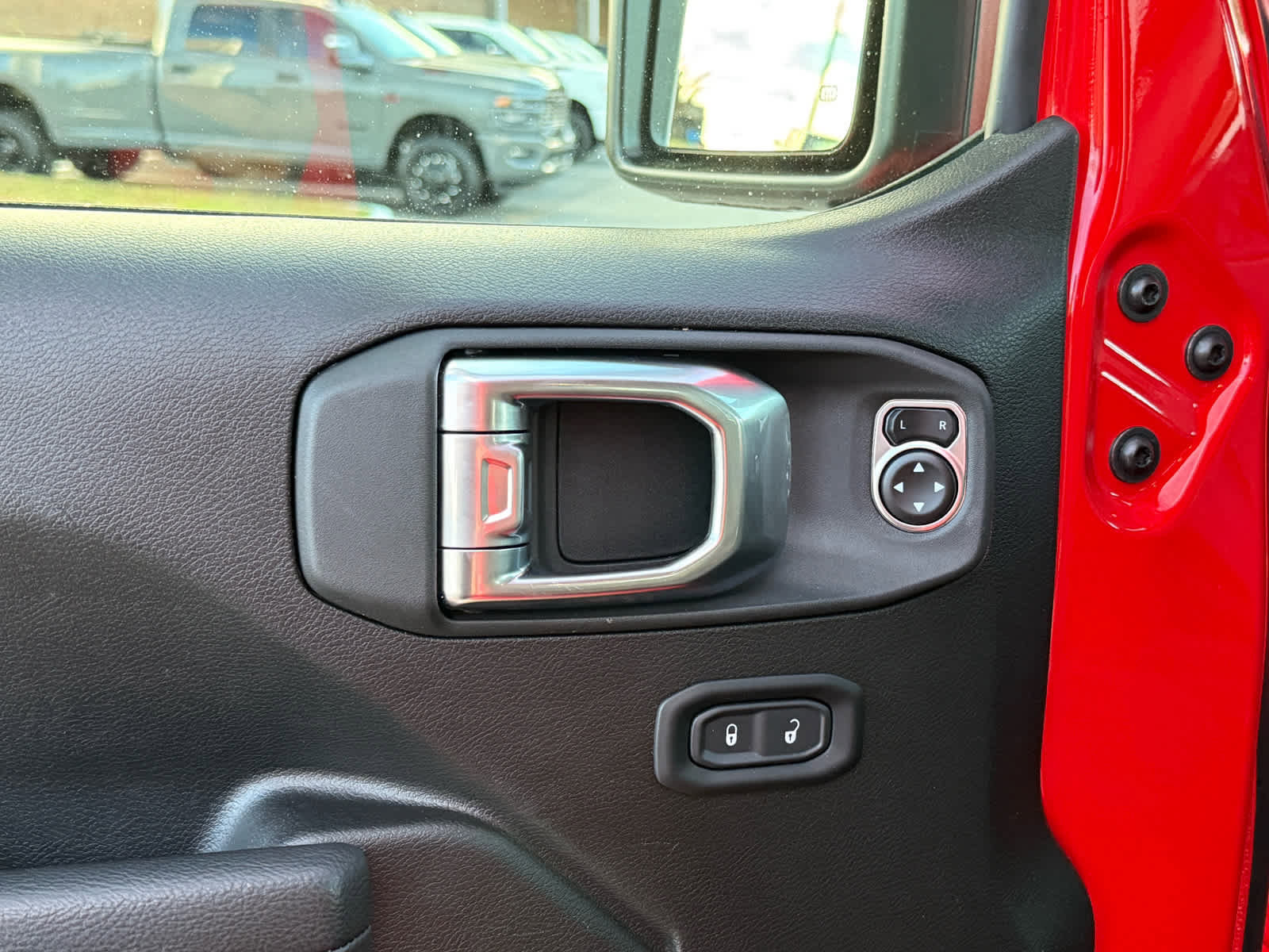 Used 2025 Jeep Gladiator Sport image 14