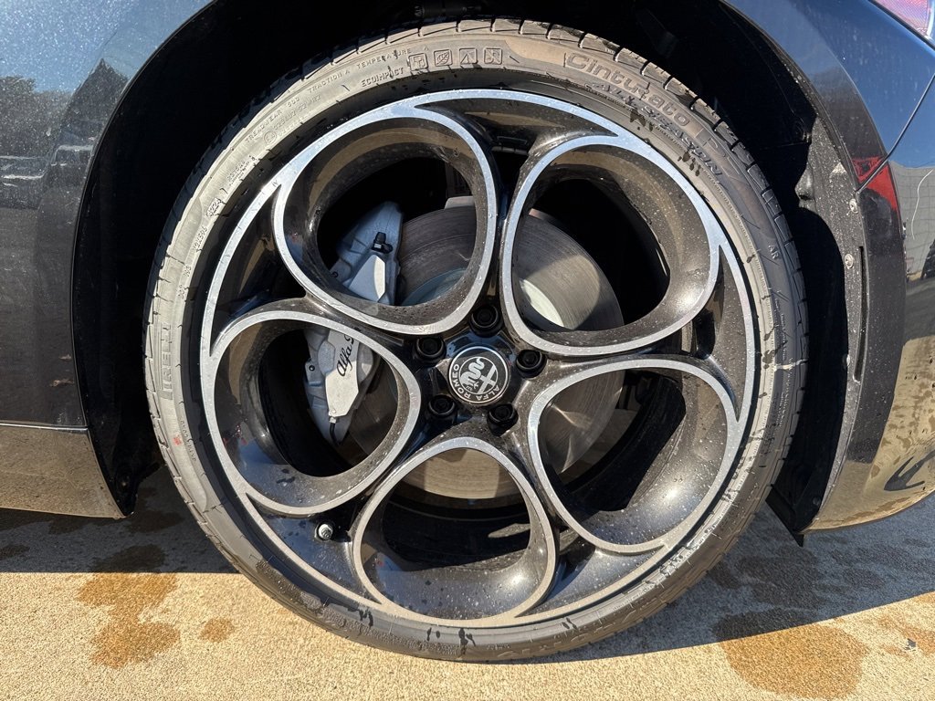 New 2025 Alfa Romeo Giulia AWD image 8