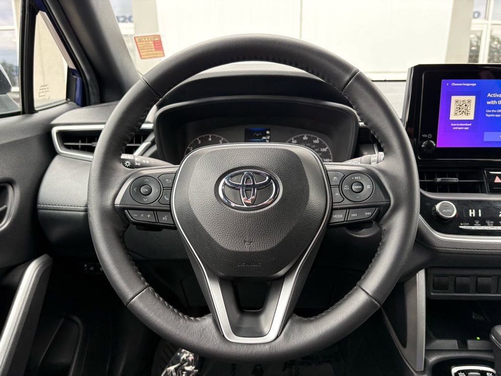 Used 2024 Toyota Corolla Cross SE image 15