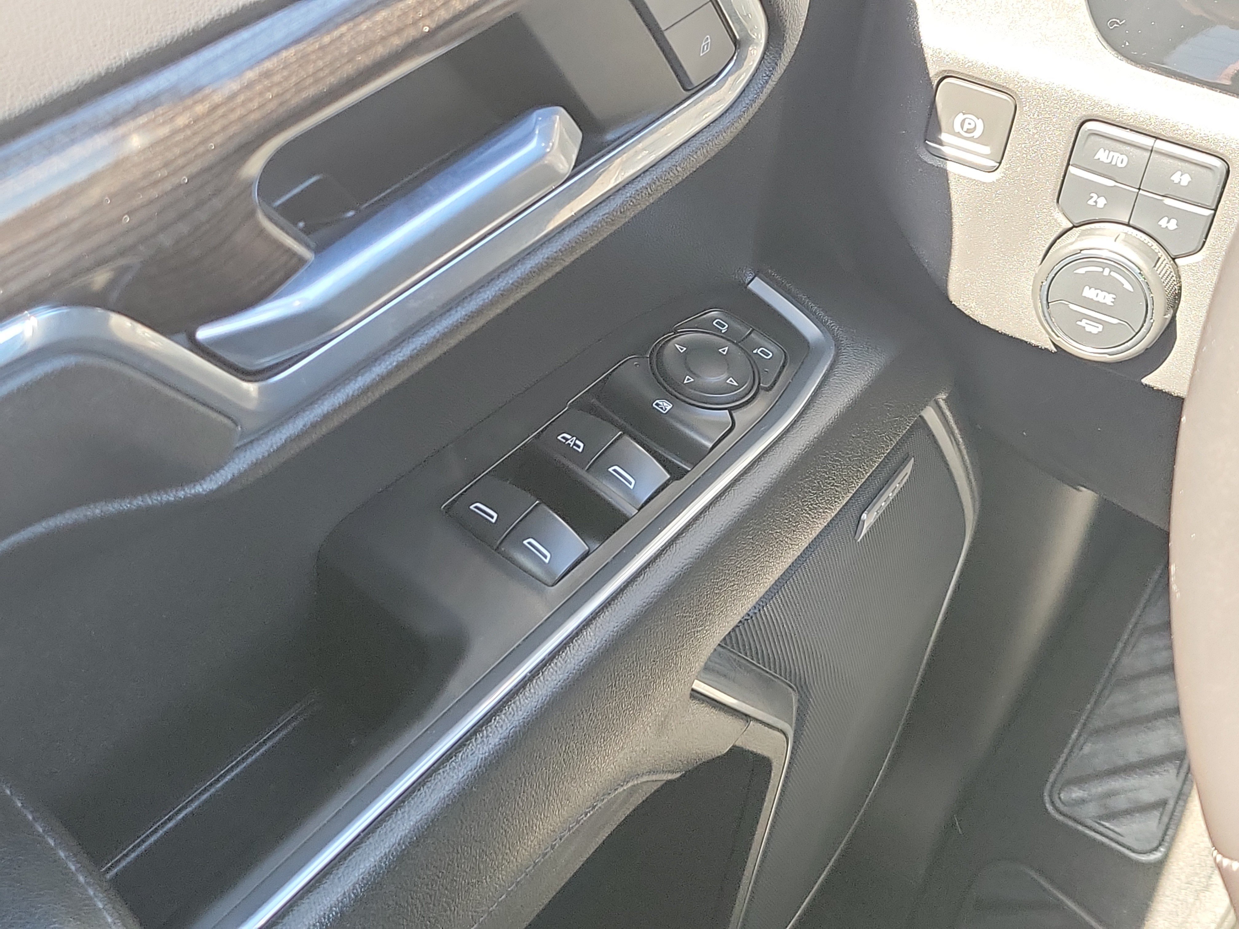 Used 2022 Chevrolet Silverado 1500 RST w/ Convenience Package II AWD/4WD image 20