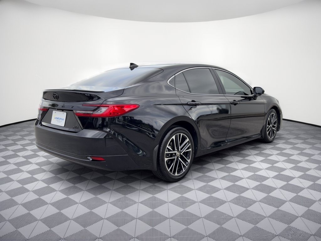 Used 2025 Toyota Camry XLE FWD image 9