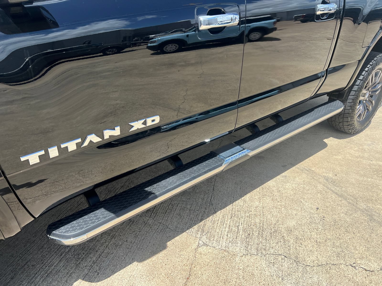 Used 2022 Nissan Titan Platinum Reserve w/ Moonroof Package AWD/4WD image 13