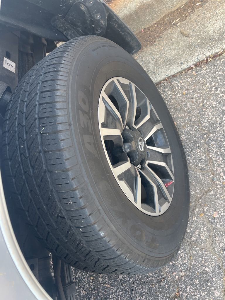 Used 2020 Toyota Tacoma TRD Sport image 9