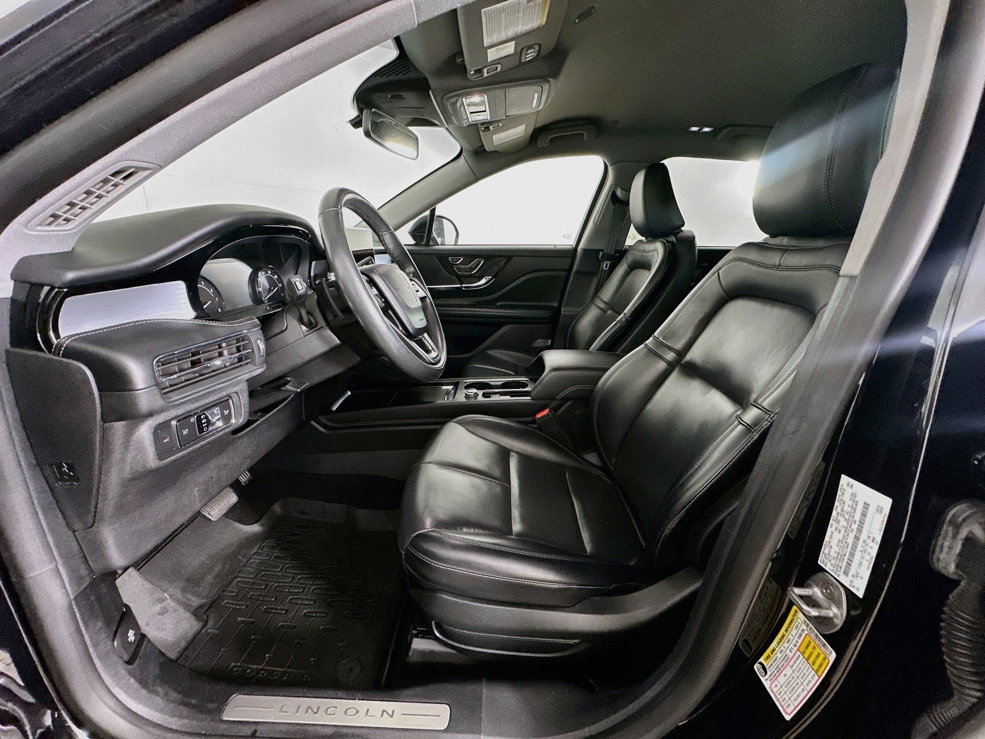 Used 2021 Lincoln Corsair AWD w/ Equipment Group 101A image 13