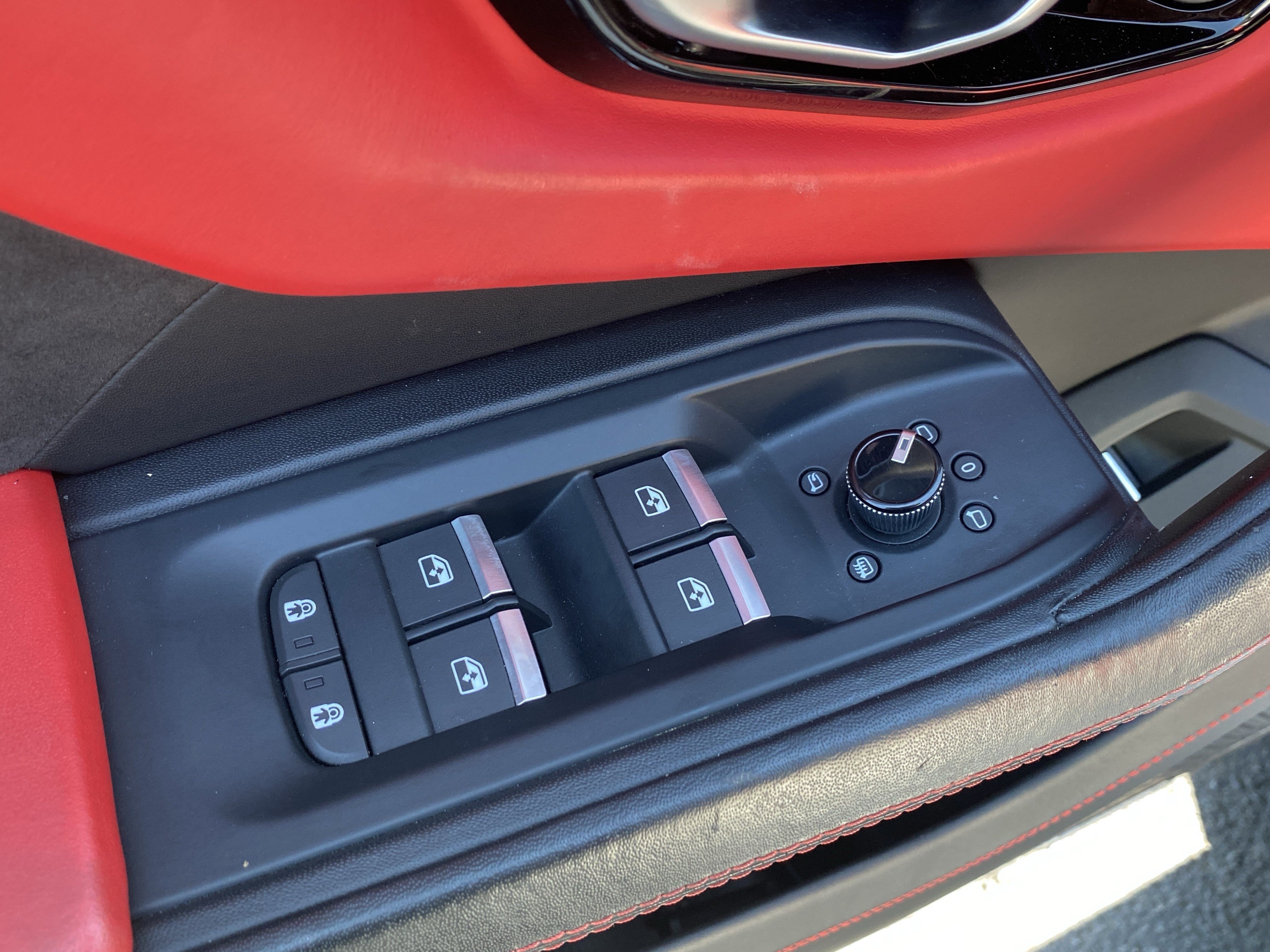 Used 2022 Lamborghini Urus AWD/4WD image 27