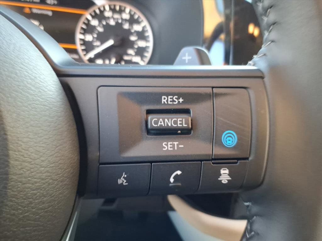 New 2025 Nissan Pathfinder SV w/ Black Appearance Package image 21