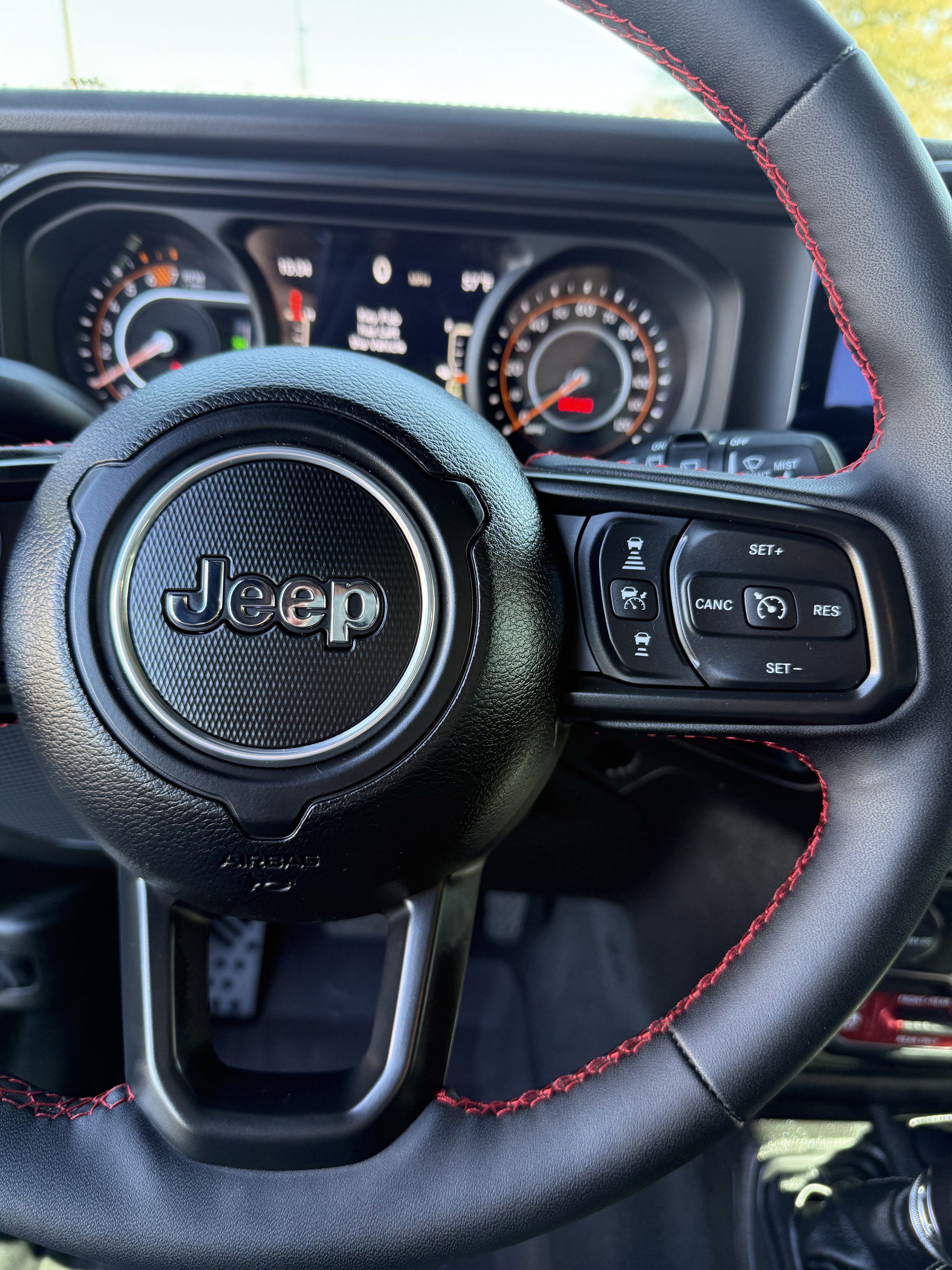 Used 2024 Jeep Wrangler Unlimited Rubicon image 23