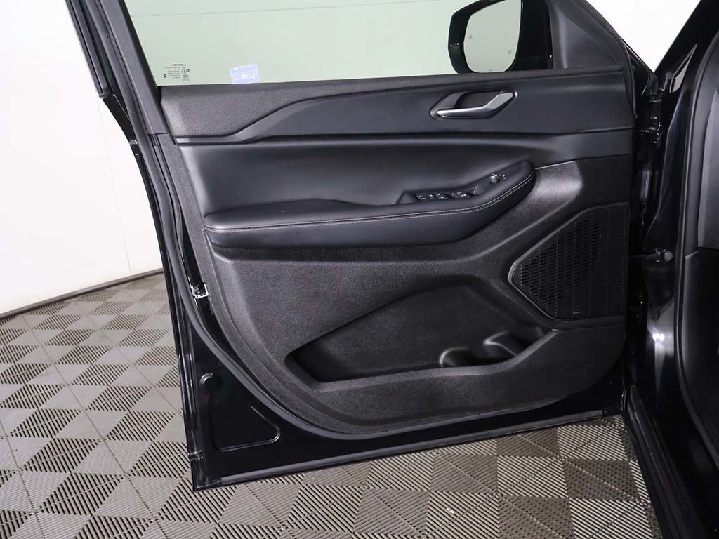 Used 2023 Jeep Grand Cherokee Altitude AWD/4WD image 22