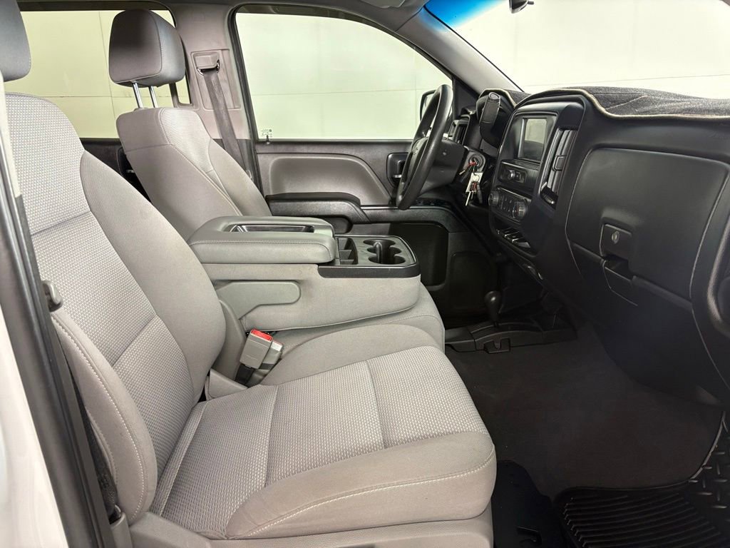 Used 2018 Chevrolet Silverado 1500 Custom w/ Custom Value Package AWD/4WD image 15