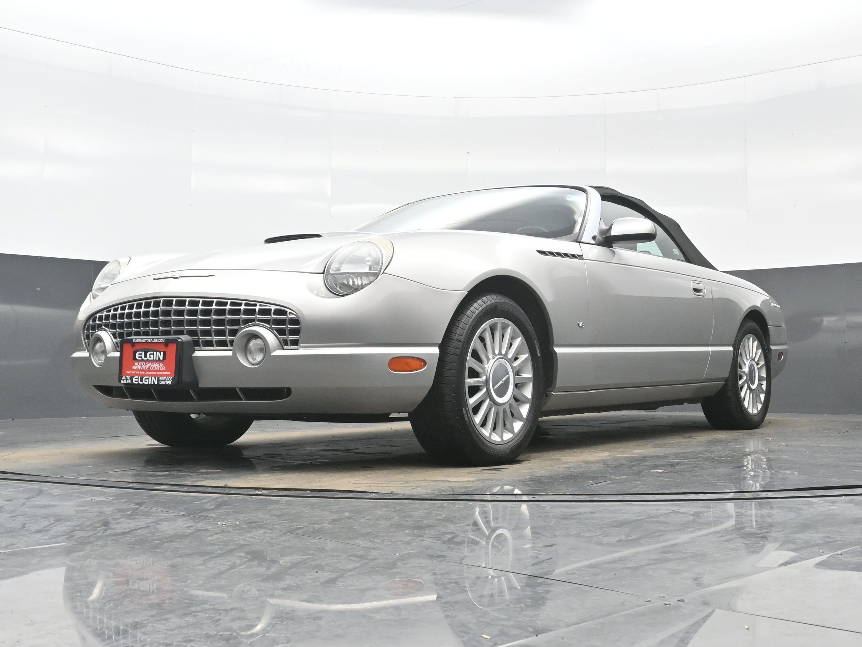 Used 2004 Ford Thunderbird image 23