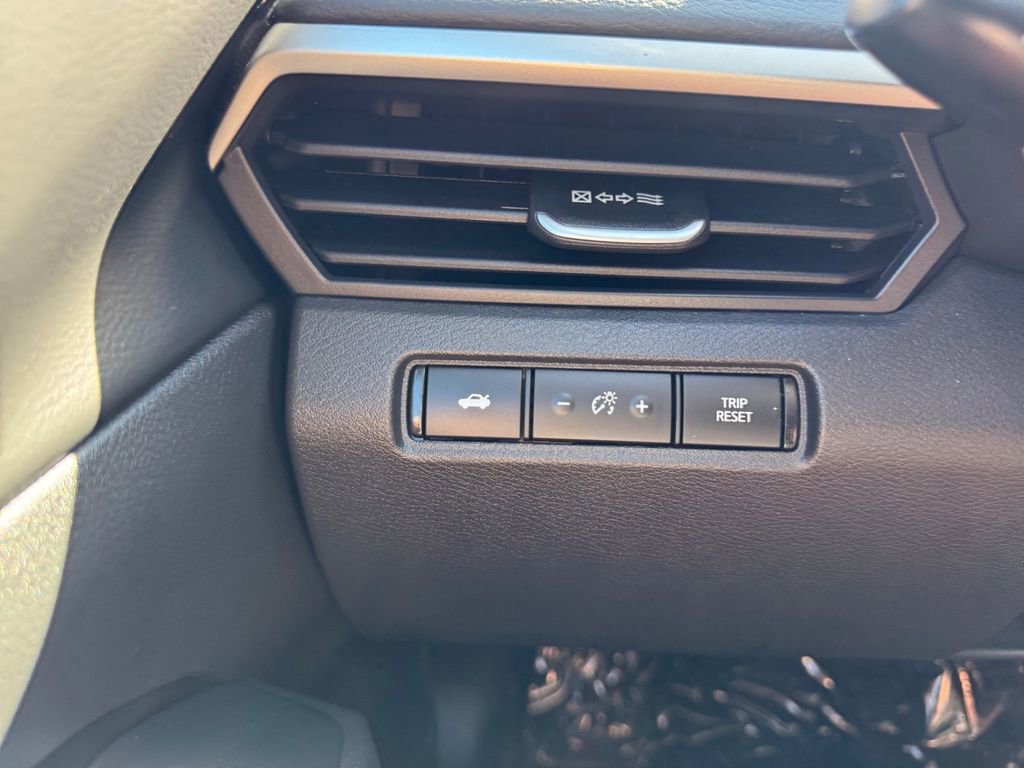 Used 2024 Nissan Altima 2.5 S image 21