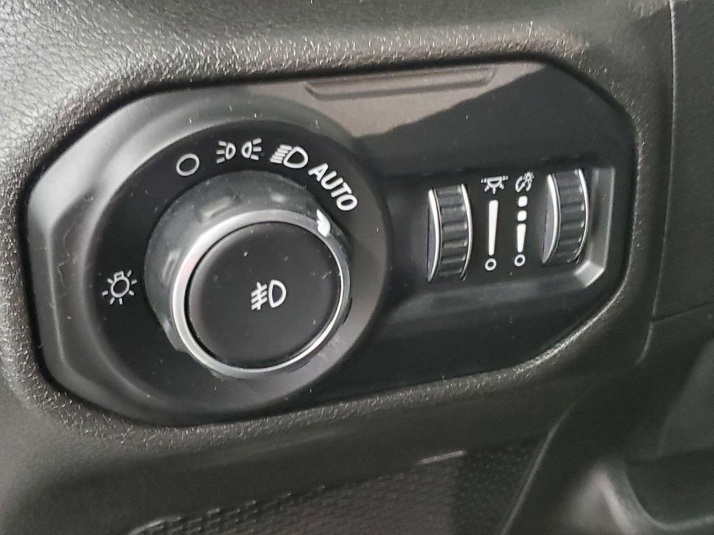 Used 2019 Jeep Wrangler Unlimited Sahara w/ Quick Order Package 24M Moab image 26