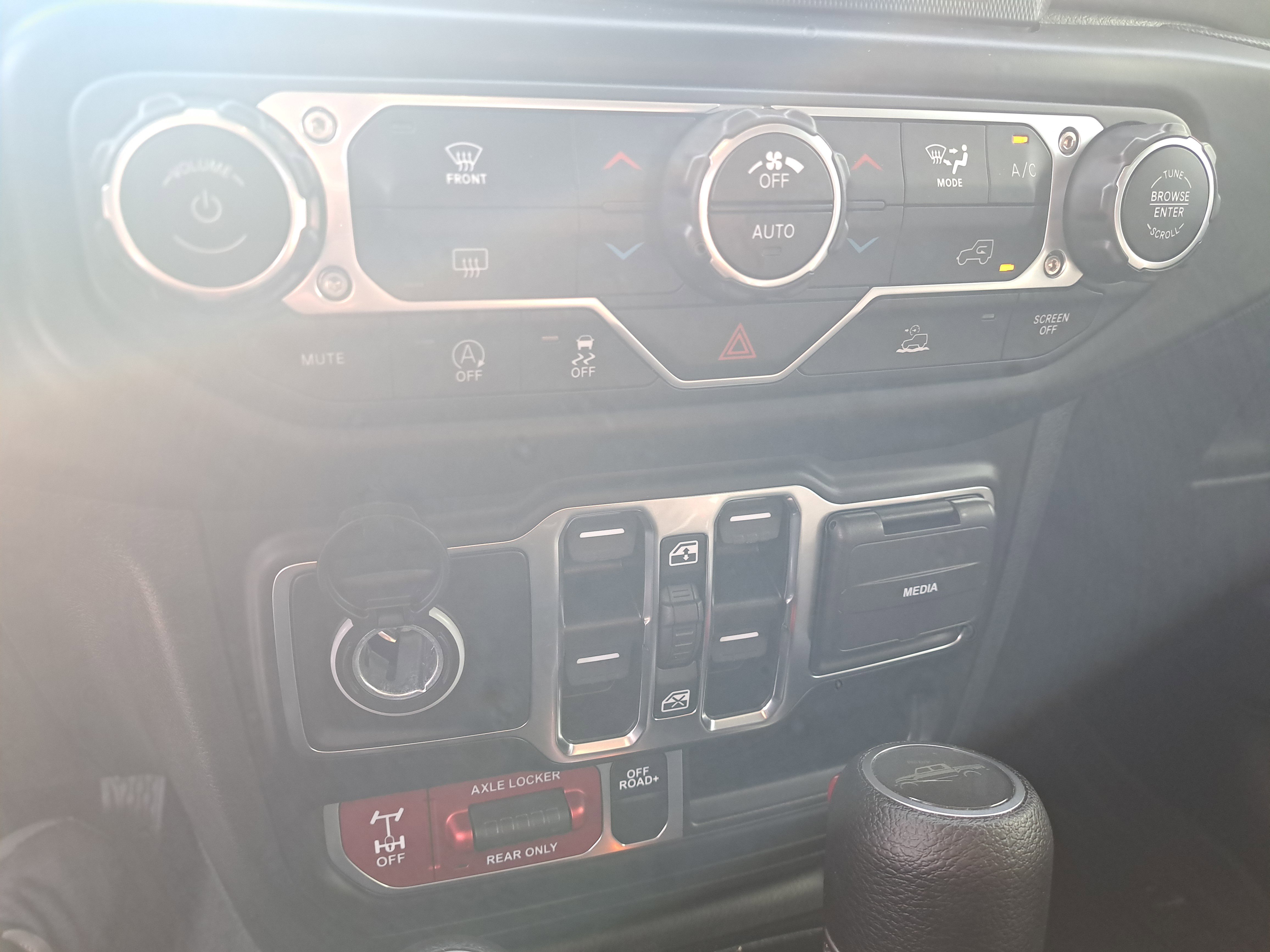 Used 2022 Jeep Gladiator Mojave w/ Trailer Tow Package image 24