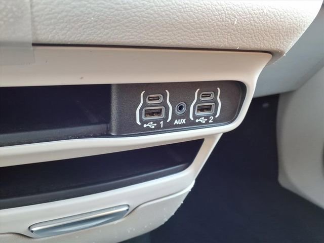 Used 2021 Chrysler Voyager LX FWD image 25