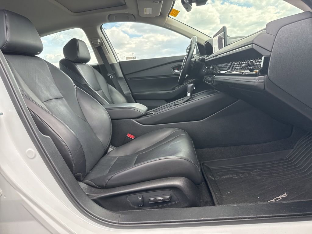 Used 2023 Honda Accord Touring image 10
