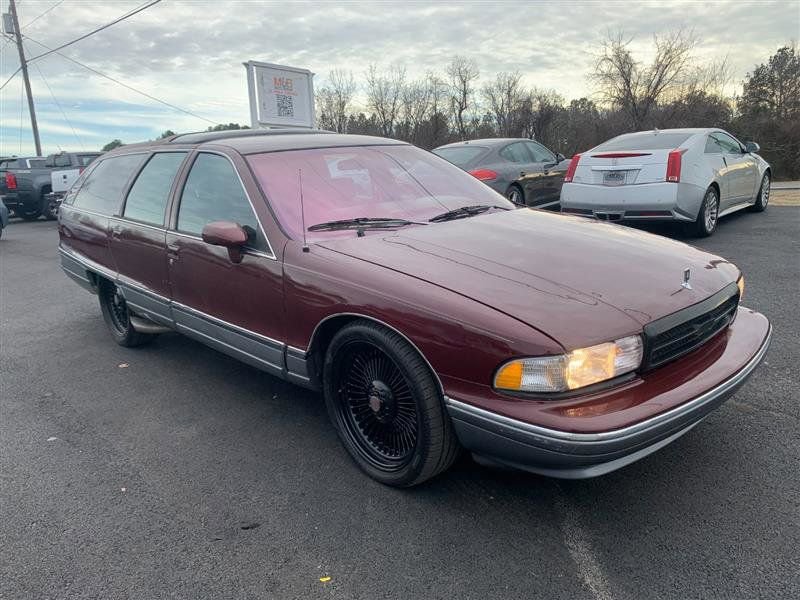 Used 1992 Oldsmobile Custom Cruiser image 2